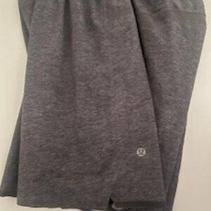 LULULEMON MEDIUM MENS SHORTS